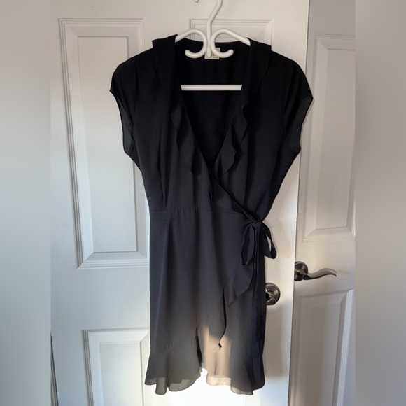 Aritzia Sunday Best Wrap Dress - Picture 3 of 7